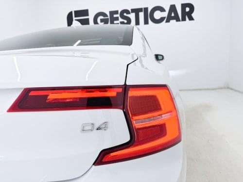 Comprar VOLVO S90 SEDáN 2.0 D4 MOMENTUM AUTO 190CV 2019 de segunda mano VOLVO S90 SEDáN 2.0 D4 MOMENTUM AUTO 190CV 2019 de segunda mano