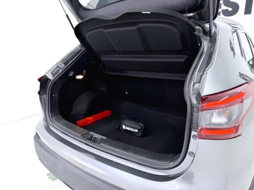NISSAN QASHQAI DIG-T  140 CV E6D N-STYLE 140CV 2021 de segunda mano