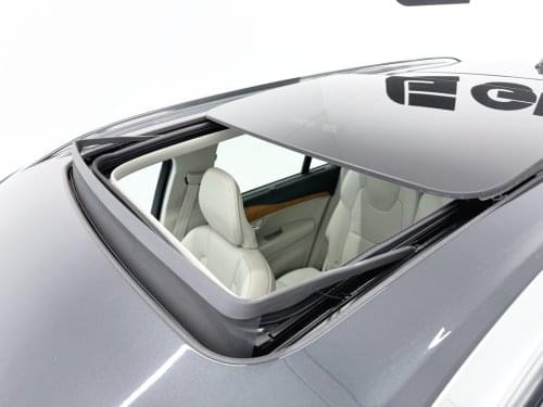 VOLVO XC90 2.0 B5 D AWD MOMENTUM PRO AU 235 CV 2022 de segunda mano