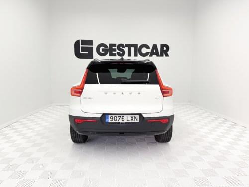 VOLVO XC40 1.5 T5 TWIN RECHARGE R-DESIGN 262CV 2022 de segunda mano