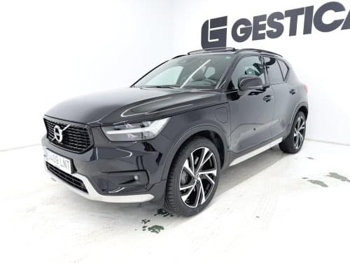Comprar VOLVO XC40 1.5 T5 TWIN RECHARGE R-DESIGN AUT 262 2021 de segunda mano VOLVO XC40 1.5 T5 TWIN RECHARGE R-DESIGN AUT 262 2021 de segunda mano