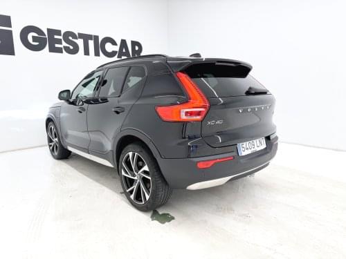 Comprar VOLVO XC40 1.5 T5 TWIN RECHARGE R-DESIGN AUT 262 2021 de segunda mano VOLVO XC40 1.5 T5 TWIN RECHARGE R-DESIGN AUT 262 2021 de segunda mano