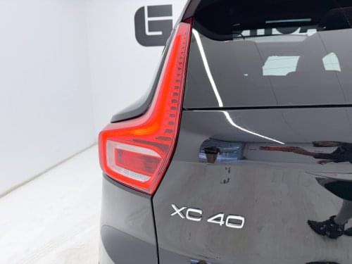 Comprar VOLVO XC40 1.5 T5 TWIN RECHARGE R-DESIGN AUT 262 2021 de segunda mano VOLVO XC40 1.5 T5 TWIN RECHARGE R-DESIGN AUT 262 2021 de segunda mano