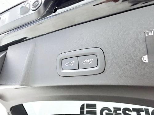 Comprar VOLVO XC40 1.5 T5 TWIN RECHARGE R-DESIGN AUT 262 2021 de segunda mano VOLVO XC40 1.5 T5 TWIN RECHARGE R-DESIGN AUT 262 2021 de segunda mano
