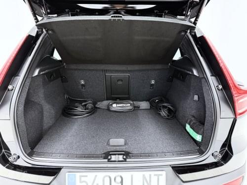 Comprar VOLVO XC40 1.5 T5 TWIN RECHARGE R-DESIGN AUT 262 2021 de segunda mano VOLVO XC40 1.5 T5 TWIN RECHARGE R-DESIGN AUT 262 2021 de segunda mano