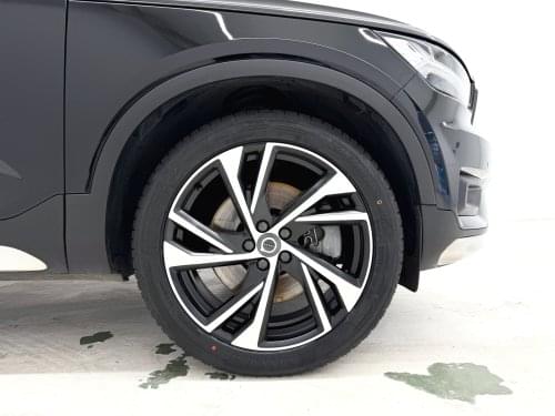Comprar VOLVO XC40 1.5 T5 TWIN RECHARGE R-DESIGN AUT 262 2021 de segunda mano VOLVO XC40 1.5 T5 TWIN RECHARGE R-DESIGN AUT 262 2021 de segunda mano