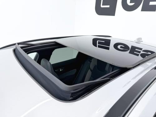 Comprar VOLVO XC60 2.0 T6 AWD RECHARGE R-DESIGN AUTO 355CV 2022 de segunda mano VOLVO XC60 2.0 T6 AWD RECHARGE R-DESIGN AUTO 355CV 2022 de segunda mano