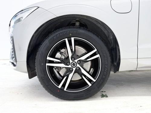 Comprar VOLVO XC60 2.0 T6 AWD RECHARGE R-DESIGN AUTO 355CV 2022 de segunda mano VOLVO XC60 2.0 T6 AWD RECHARGE R-DESIGN AUTO 355CV 2022 de segunda mano