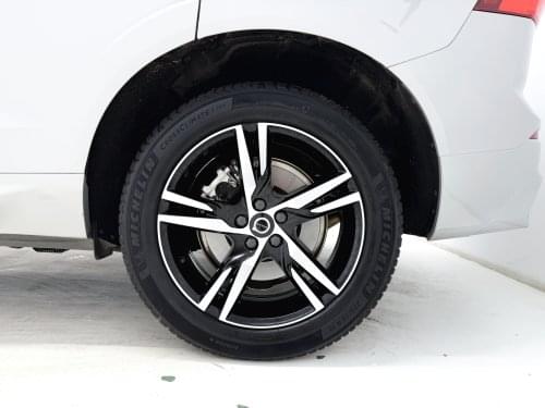 Comprar VOLVO XC60 2.0 T6 AWD RECHARGE R-DESIGN AUTO 355CV 2022 de segunda mano VOLVO XC60 2.0 T6 AWD RECHARGE R-DESIGN AUTO 355CV 2022 de segunda mano