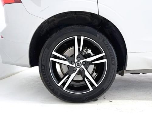 Comprar VOLVO XC60 2.0 T6 AWD RECHARGE R-DESIGN AUTO 355CV 2022 de segunda mano VOLVO XC60 2.0 T6 AWD RECHARGE R-DESIGN AUTO 355CV 2022 de segunda mano