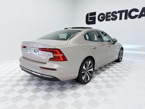 VOLVO S60 SEDáN B4(G) FWD PLUS BRIGHT AUTO 197CV 2023 de segunda mano