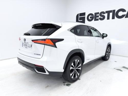 LEXUS NX 300H PREMIUM 2WD 2020 de segunda mano