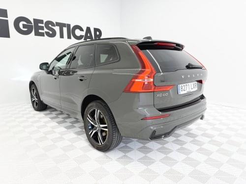 Comprar VOLVO XC60 2.0 T6 AWD RECHARGE R DESIGN 355 CV 2022 de segunda mano VOLVO XC60 2.0 T6 AWD RECHARGE R DESIGN 355 CV 2022 de segunda mano