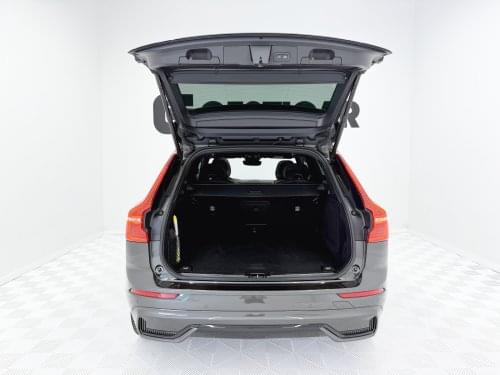 Comprar VOLVO XC60 2.0 T6 AWD RECHARGE R DESIGN 355 CV 2022 de segunda mano VOLVO XC60 2.0 T6 AWD RECHARGE R DESIGN 355 CV 2022 de segunda mano