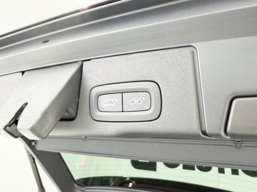 Comprar VOLVO XC60 2.0 T6 AWD RECHARGE R DESIGN 355 CV 2022 de segunda mano VOLVO XC60 2.0 T6 AWD RECHARGE R DESIGN 355 CV 2022 de segunda mano