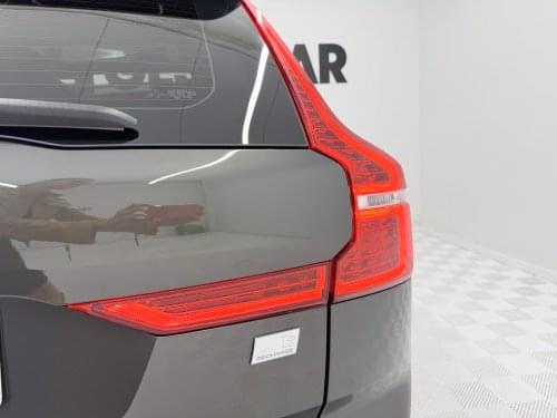 Comprar VOLVO XC60 2.0 T6 AWD RECHARGE R DESIGN 355 CV 2022 de segunda mano VOLVO XC60 2.0 T6 AWD RECHARGE R DESIGN 355 CV 2022 de segunda mano