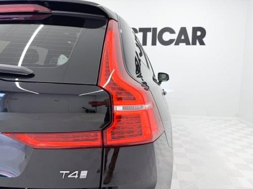 Comprar VOLVO XC60 2.0 T4 INSCRIPTION 2019 de segunda mano VOLVO XC60 2.0 T4 INSCRIPTION 2019 de segunda mano
