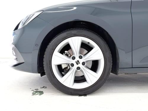 Comprar SEAT LEÓN FR 1.5 TSI 150CV 2024 de segunda mano SEAT LEÓN FR 1.5 TSI 150CV 2024 de segunda mano