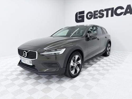 VOLVO V60 CROSS COUNTRY 2.0 B5 G AWD PRO AUTO 250CV 2022 de segunda mano