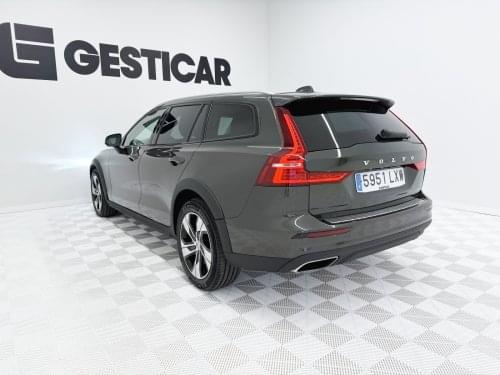 VOLVO V60 CROSS COUNTRY 2.0 B5 G AWD PRO AUTO 250CV 2022 de segunda mano