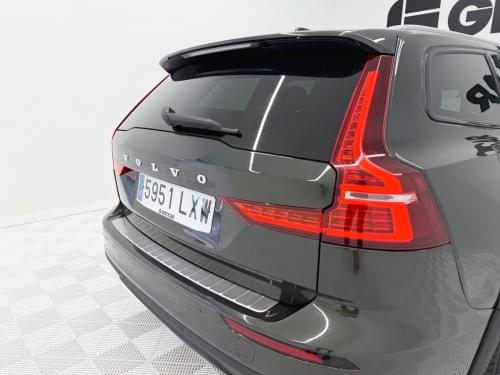 VOLVO V60 CROSS COUNTRY 2.0 B5 G AWD PRO AUTO 250CV 2022 de segunda mano