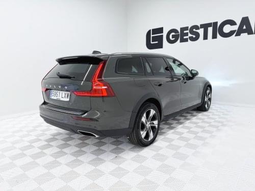 VOLVO V60 CROSS COUNTRY 2.0 B5 G AWD PRO AUTO 250CV 2022 de segunda mano