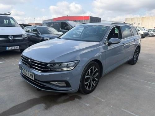 VOLKSWAGEN PASSAT VARIANT EXECUTIVE 2.0 TDI  DSG 150CV 2022 de segunda mano