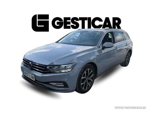 VOLKSWAGEN PASSAT VARIANT EXECUTIVE 2.0 TDI  DSG 150CV 2022 de segunda mano