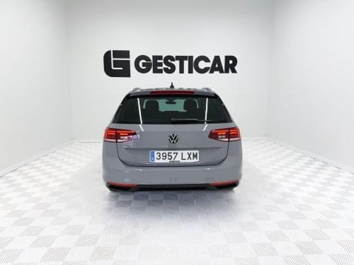 VOLKSWAGEN PASSAT VARIANT EXECUTIVE 2.0 TDI  DSG 150CV 2022 de segunda mano