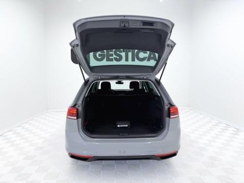 VOLKSWAGEN PASSAT VARIANT EXECUTIVE 2.0 TDI  DSG 150CV 2022 de segunda mano