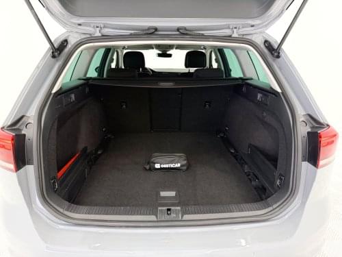 VOLKSWAGEN PASSAT VARIANT EXECUTIVE 2.0 TDI  DSG 150CV 2022 de segunda mano
