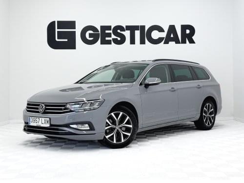 VOLKSWAGEN PASSAT VARIANT EXECUTIVE 2.0 TDI  DSG 150CV 2022 de segunda mano