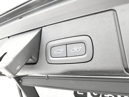 Comprar VOLVO XC60 T6 AWD RECHARGE ULTIMATE BRIGHT 355cv 2023 de segunda mano VOLVO XC60 T6 AWD RECHARGE ULTIMATE BRIGHT 355cv 2023 de segunda mano