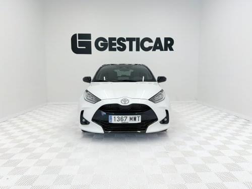 TOYOTA YARIS 1.5 120H STYLE 2024 de segunda mano