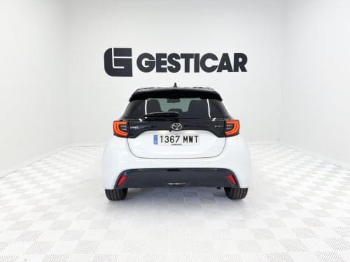TOYOTA YARIS 1.5 120H STYLE 2024 de segunda mano