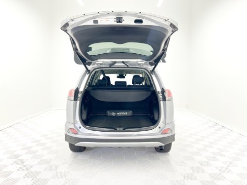 TOYOTA RAV4 2.5l hybrid Advance 2WD 145 kW (197 CV) 2017 de segunda mano