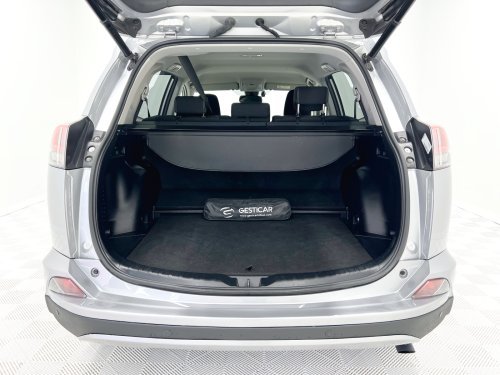 TOYOTA RAV4 2.5l hybrid Advance 2WD 145 kW (197 CV) 2017 de segunda mano