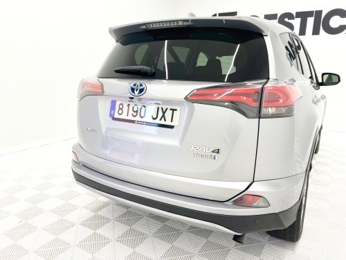 TOYOTA RAV4 2.5l hybrid Advance 2WD 145 kW (197 CV) 2017 de segunda mano