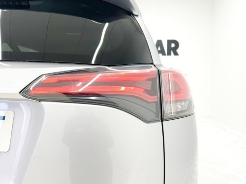 TOYOTA RAV4 2.5l hybrid Advance 2WD 145 kW (197 CV) 2017 de segunda mano