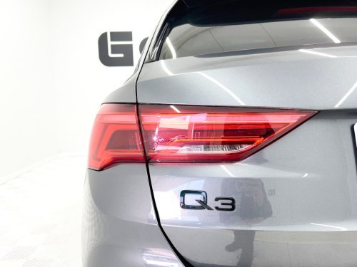 AUDI Q3 Black line 40 TDI quattro 147 kW (200 CV) S tronic 2022 de segunda mano