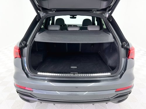 AUDI Q3 Black line 40 TDI quattro 147 kW (200 CV) S tronic 2022 de segunda mano