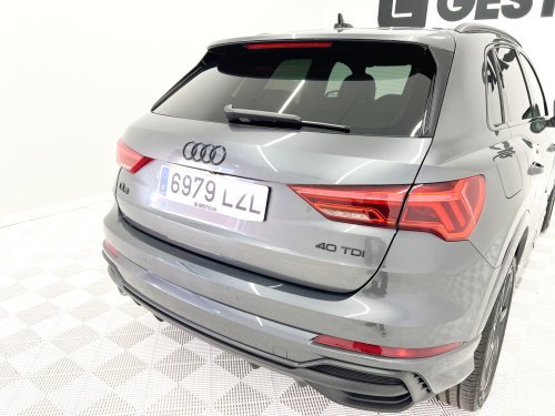 AUDI Q3 Black line 40 TDI quattro 147 kW (200 CV) S tronic 2022 de segunda mano