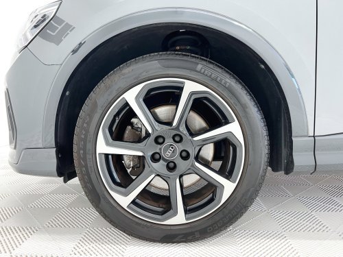 AUDI Q3 Black line 40 TDI quattro 147 kW (200 CV) S tronic 2022 de segunda mano
