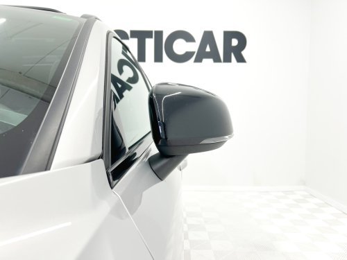 VOLVO XC40 B3 Gasolina Mild hybrid Plus Dark Auto 120 kW (163 CV) 2023 de segunda mano