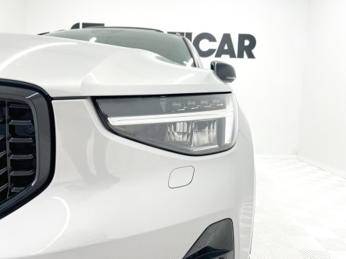 VOLVO XC40 B3 Gasolina Mild hybrid Plus Dark Auto 120 kW (163 CV) 2023 de segunda mano