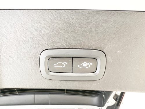 VOLVO XC40 B3 Gasolina Mild hybrid Plus Dark Auto 120 kW (163 CV) 2023 de segunda mano