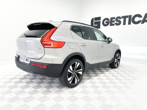 VOLVO XC40 B3 Gasolina Mild hybrid Plus Dark Auto 120 kW (163 CV) 2023 de segunda mano