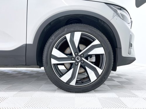 VOLVO XC40 B3 Gasolina Mild hybrid Plus Dark Auto 120 kW (163 CV) 2023 de segunda mano