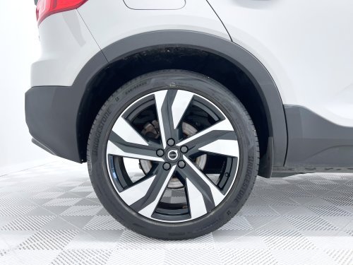 VOLVO XC40 B3 Gasolina Mild hybrid Plus Dark Auto 120 kW (163 CV) 2023 de segunda mano