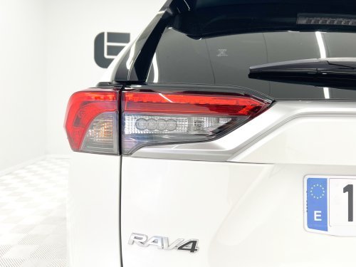 TOYOTA RAV4 2.5l hybrid Style 160 kW (218 CV) 2022 de segunda mano